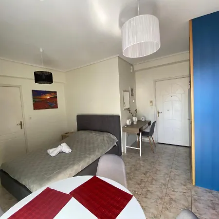Apartment Seaside - στούντιο στην παραλία της καλαμάτας