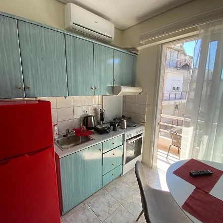 Apartment Seaside - στούντιο στην παραλία της καλαμάτας *
