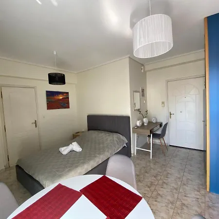 Apartment Seaside - στούντιο στην παραλία της καλαμάτας