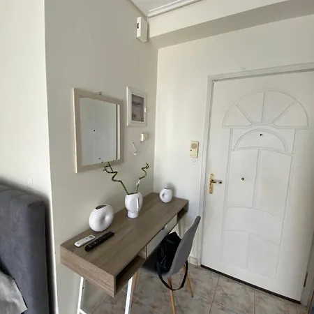 Seaside - στούντιο στην παραλία της καλαμάτας Apartment